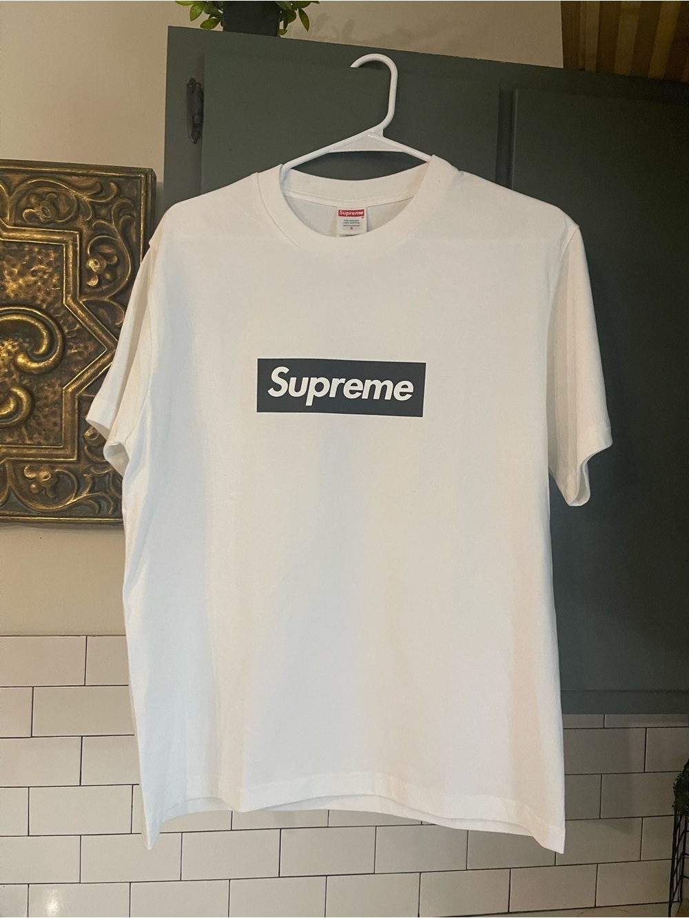 Men’s Graphic Design Tee Size S.